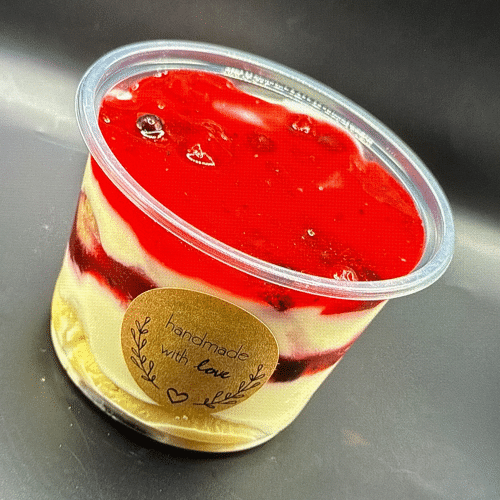 Löffelbiskuits mit Roter Grütze