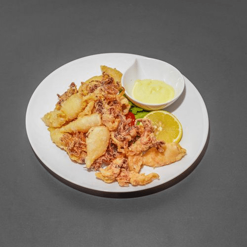 Frittierte Calamari mit Aioli,