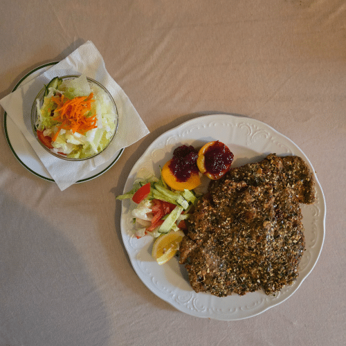 Hirschschnitzel in Kürbiskernpanade