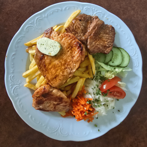 Teller mit Gegrilltem