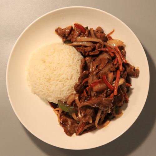 Rindfleisch mit Zwiebel