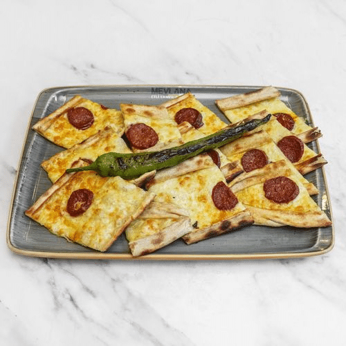 Sucuklu Pide