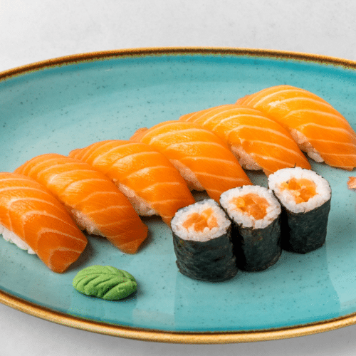 Mittagsmenü 5: Lachs Sushi 6 Stück & Lachs Maki 6 Stück