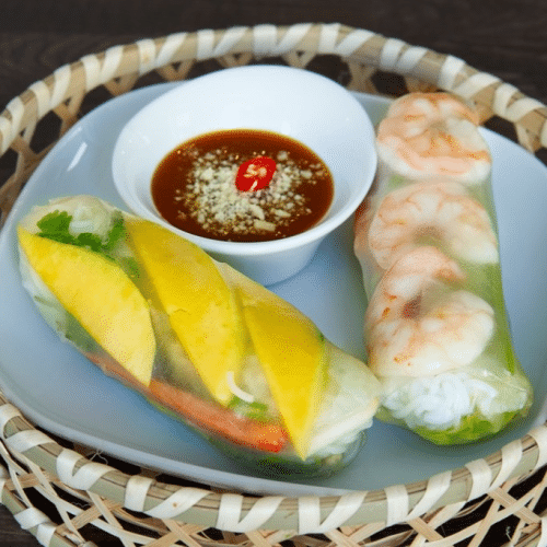 Sommerrolle mit Bauchfleisch vom Schwein und Ananas