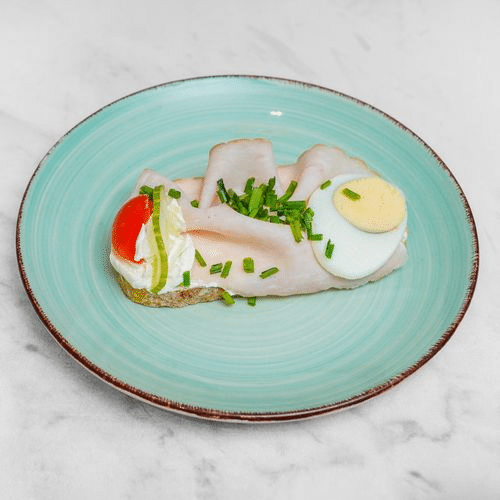 Belegtes Brötchen mit Schinken