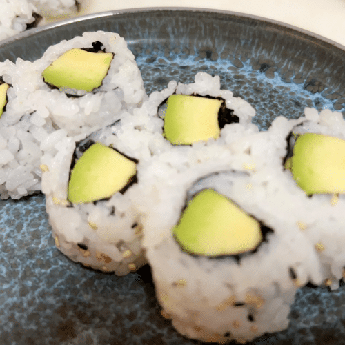 Sesam Avocado Maki (vegetarisch, 6 Stück)