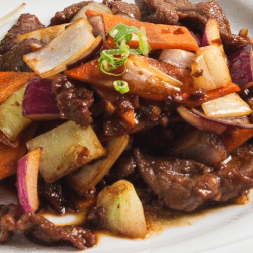 Rindfleisch mit Zwiebeln