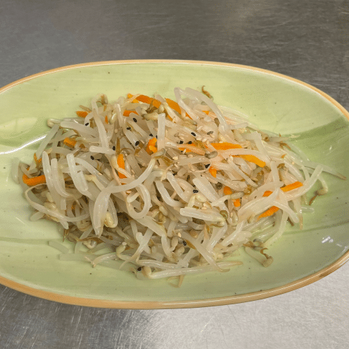 Sojasprossen Salat (vegetarisch)