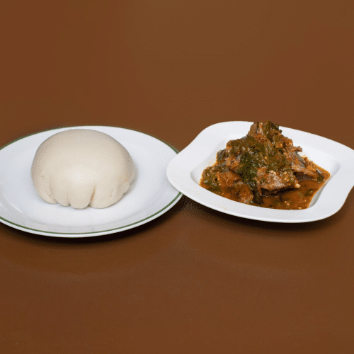 Okro Suppe mit pounded Yam