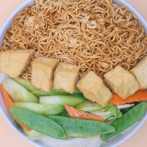 Gebratene Nudeln mit Tofu