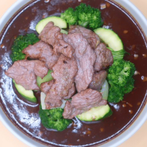 Knoblauchsauce mit Rindfleisch