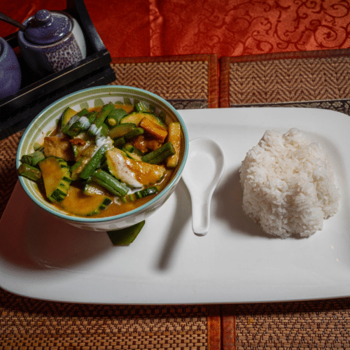 77. Pak Prik Käng Tauhu (vegetarisch) (extra scharf)
