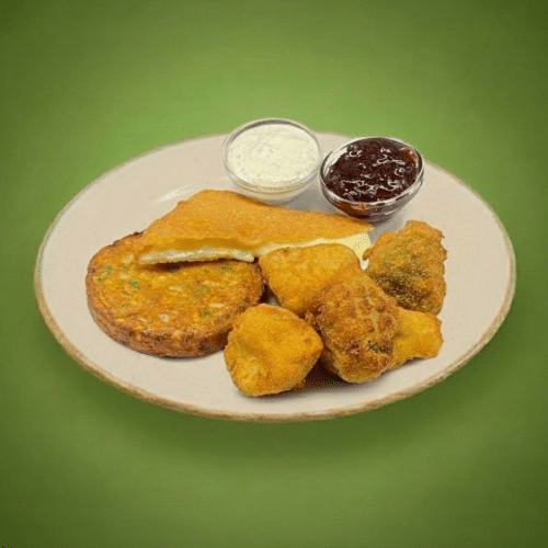 Vegetarischer Teller mit Sauce Tartare und Preiselbeeren