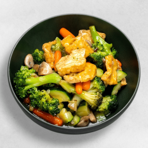 Reis mit Tofu und Gemüse