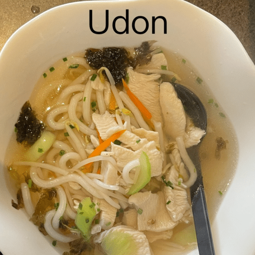 Nudelsuppe mit Hühnerfleisch