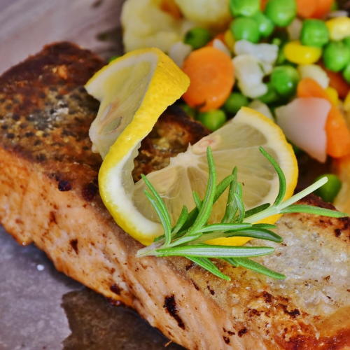 Gegrilltes Lachsmittelstück