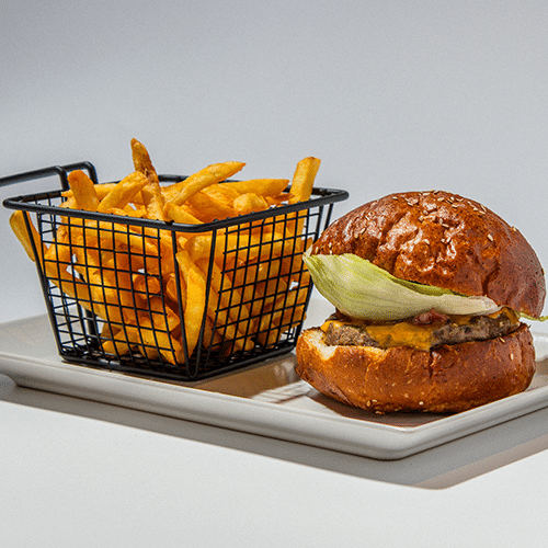 Oase Burger mit Pommes