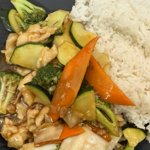 Huhn Chop Suey auf Reis