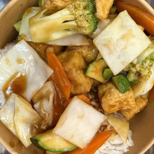 Tofu Chop Suey auf Reis