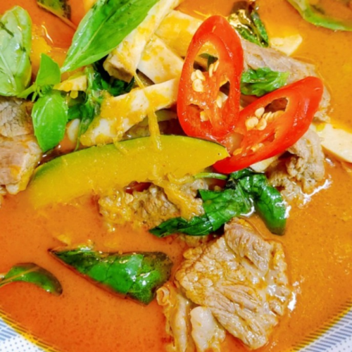 Red curry beef (scharf)