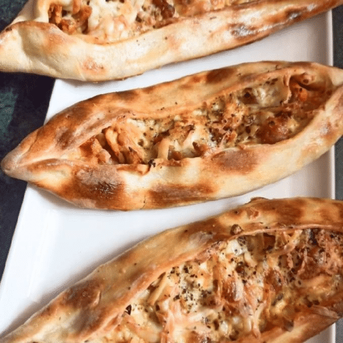 Pide mit Hühnerfleisch
