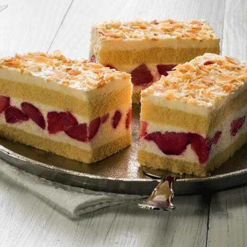Erdbeer - Joghurt - Sahneschnitte